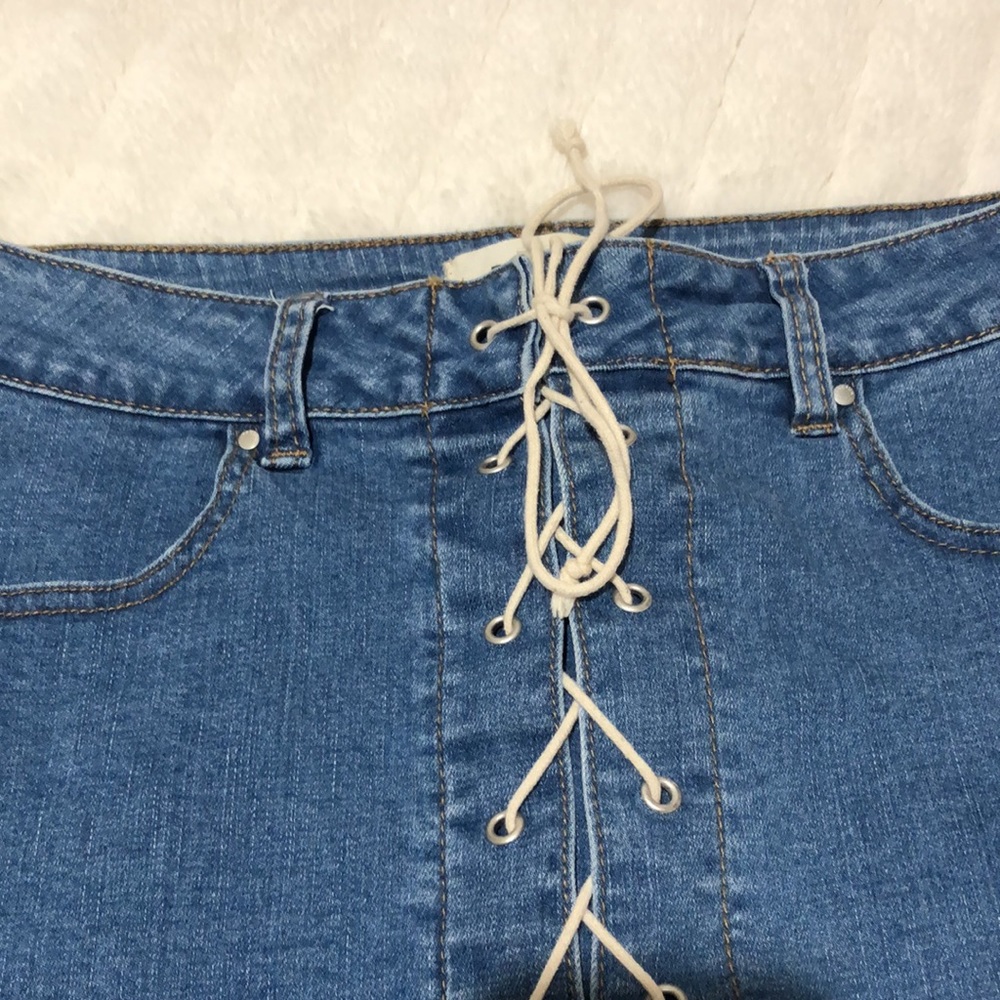 Mini skirt - Picture 2 of 3